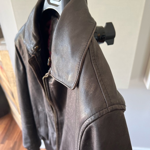 John Varvatos leather Bomber jacket with detachable fur collar. Size small. - Picture 7 of 12